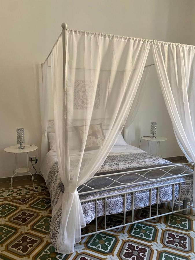 La Casa Di Nonna Titina Apartment Лече Екстериор снимка
